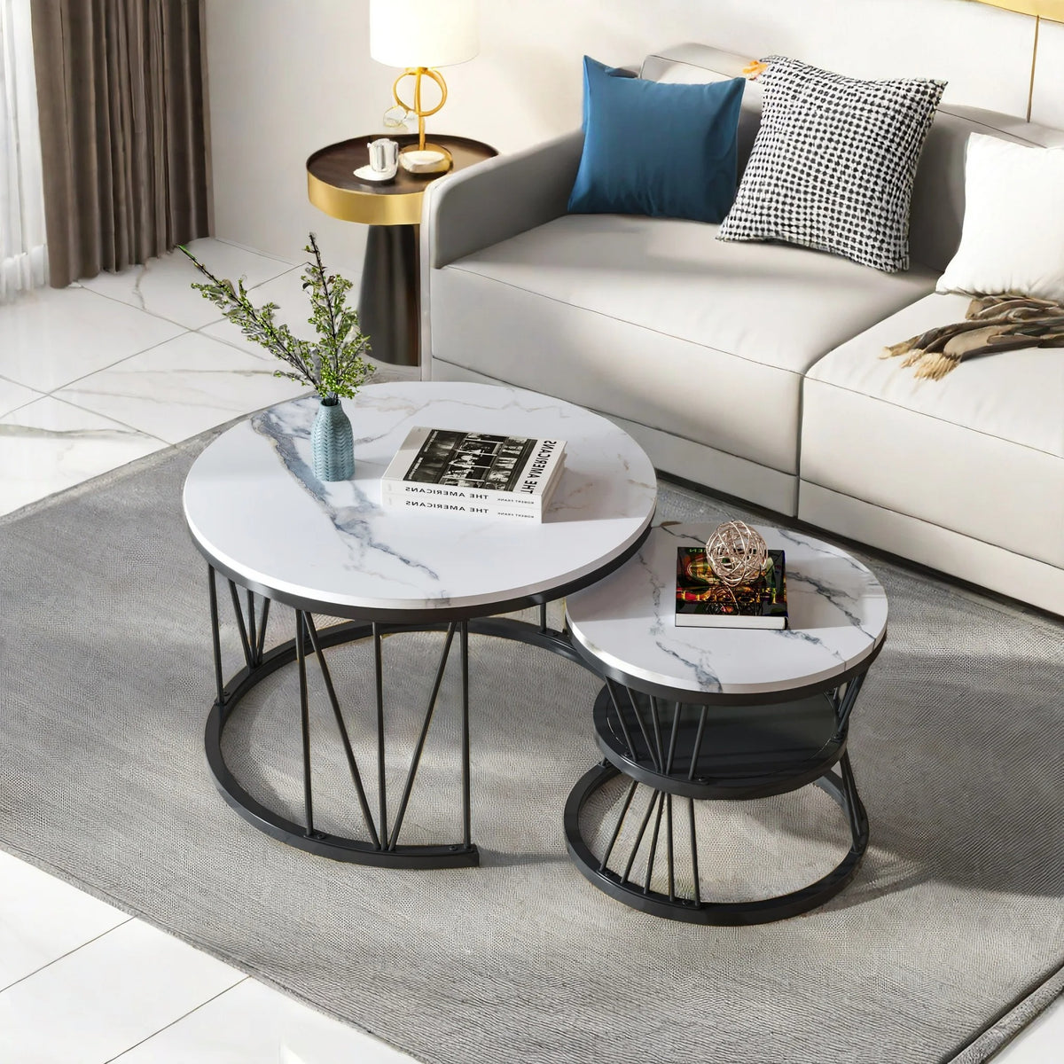 Tables basses avec plaque blanche et coussinet noir