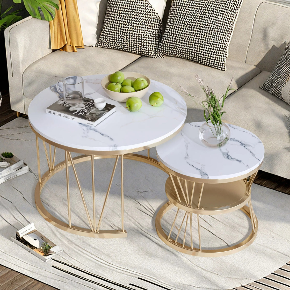 Tables basses avec plaque blanche et coussinet noir