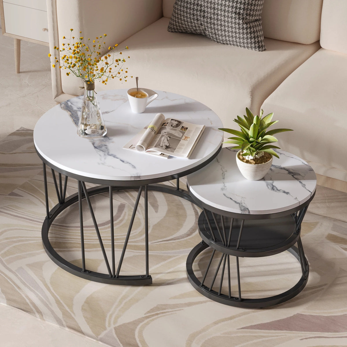 Tables basses avec plaque blanche et coussinet noir